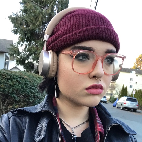 Meet your Posher, Nicky - Picture 1 of 1